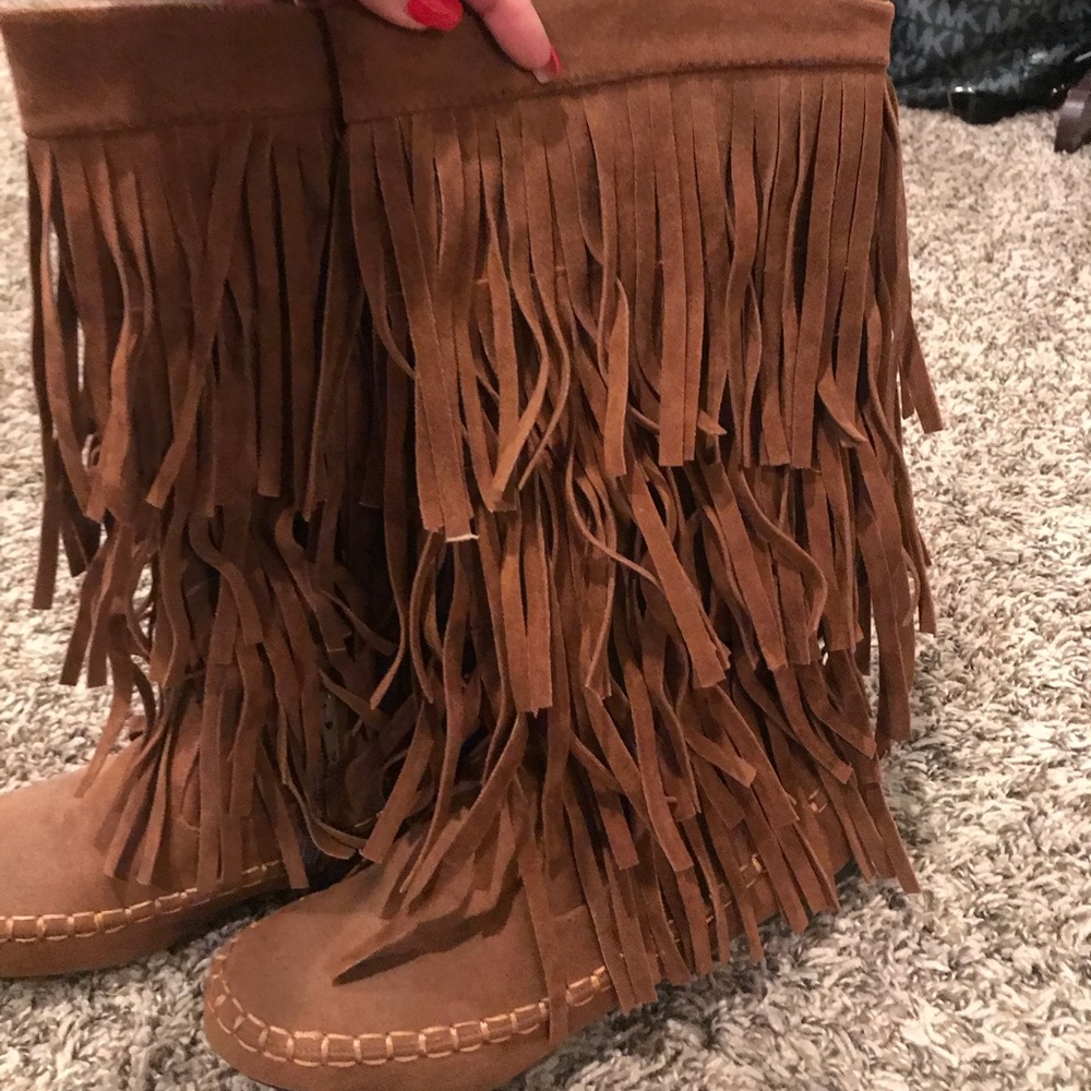 Boots with fringe